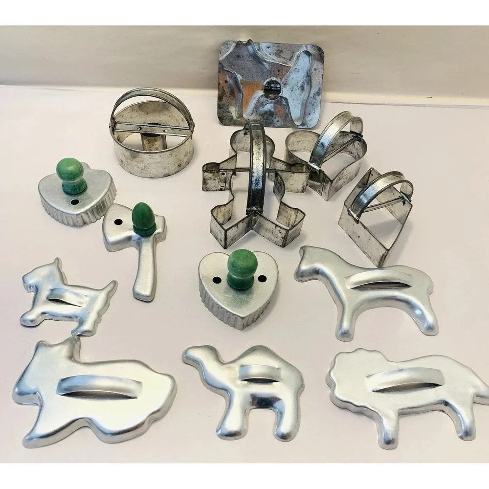 VTG Cookie Cutters LOT Green Handle Country Folk Horse Dog Biscuit Christmas